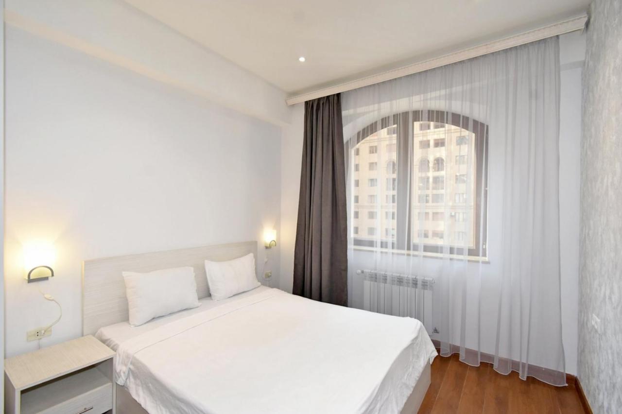 Deluxe Apartment In The City Center 2 Rooms Jerevan Buitenkant foto