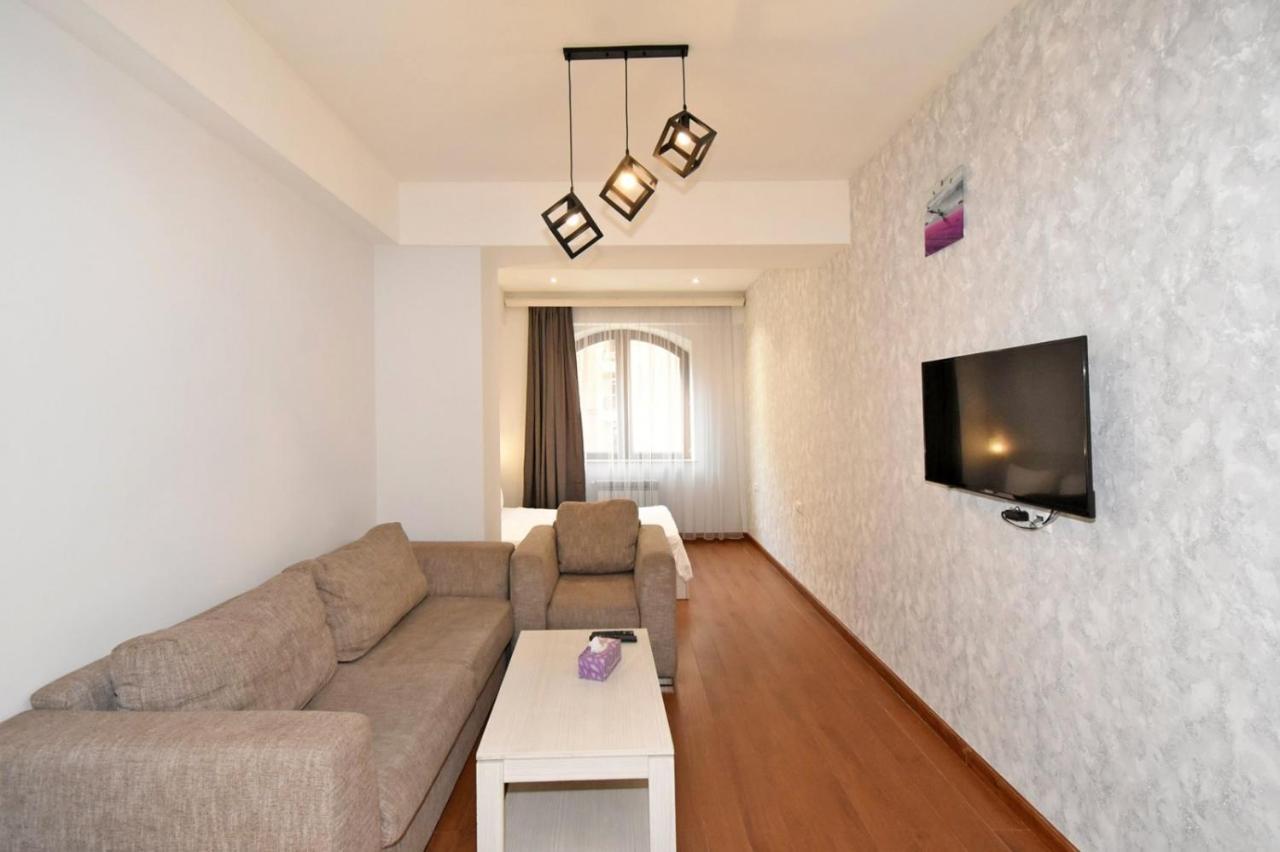 Deluxe Apartment In The City Center 2 Rooms Jerevan Buitenkant foto